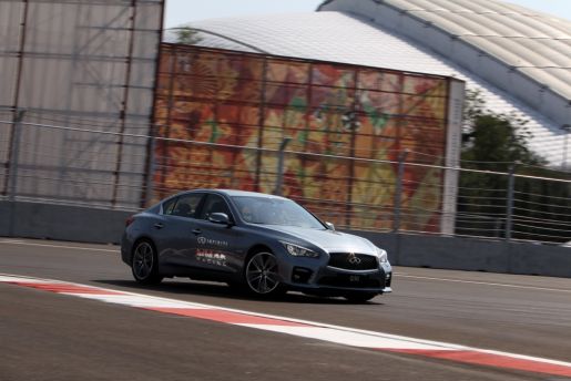 Infiniti Q50 - Vettel 2
