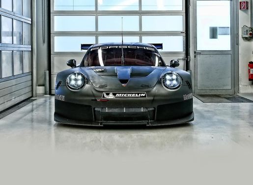 Porsche 911 RSR