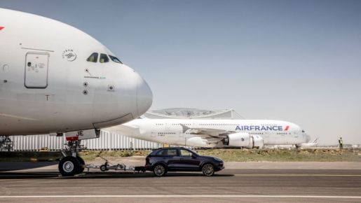 Porsche Cayenne Airbus 380 1