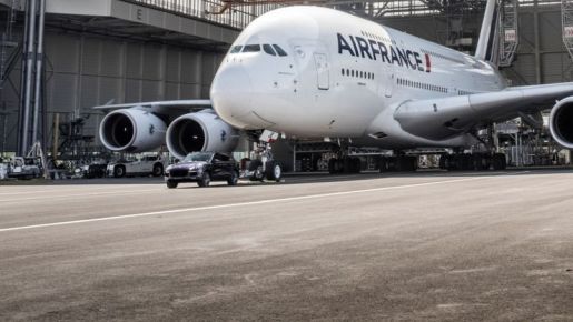 Porsche Cayenne Airbus 380 2