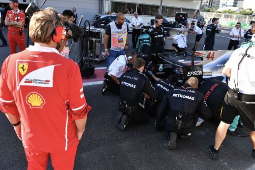Vettel Hamiton Baku 3