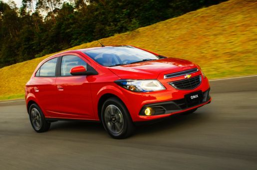 Chevrolet Onix Waze 1