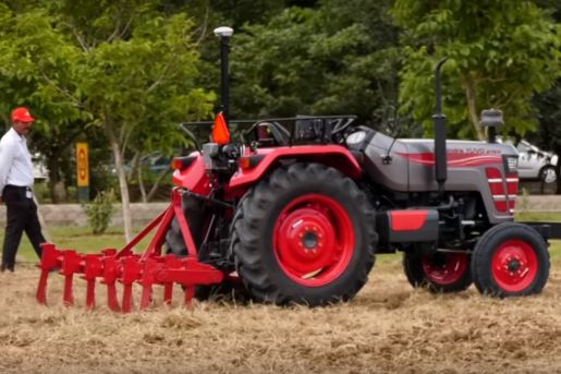 Mahindra Tractor 2