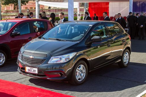 Chevrolet Onix Joy Py 3