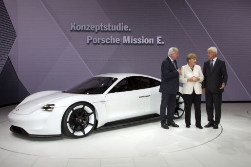 Porsche Tesla 2