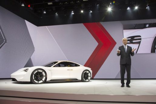 Porsche Tesla 4