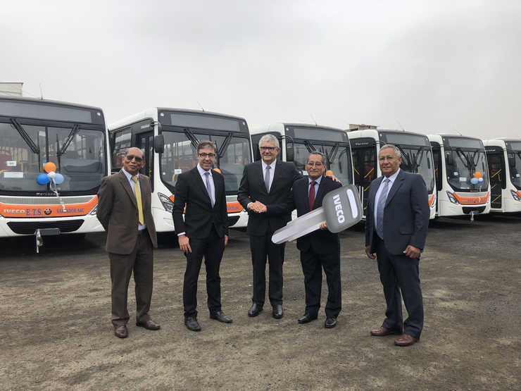 iveco bus peru 02