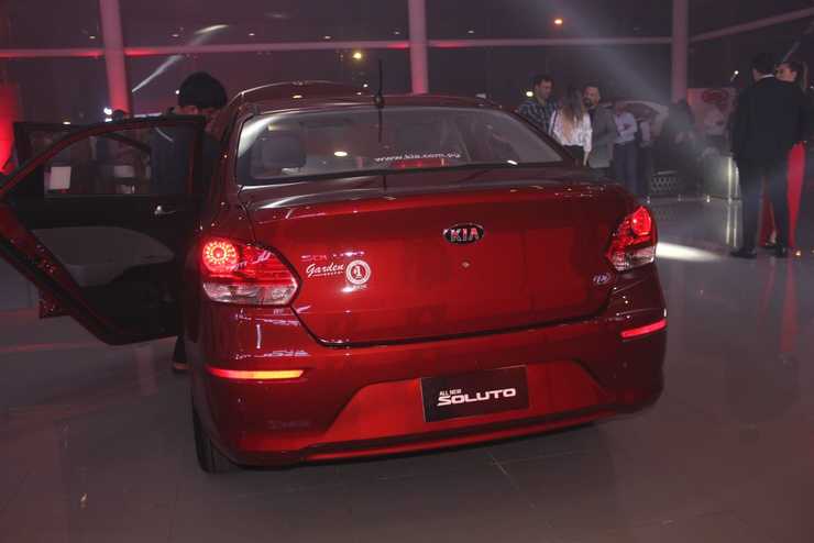 kia soluto garden 04