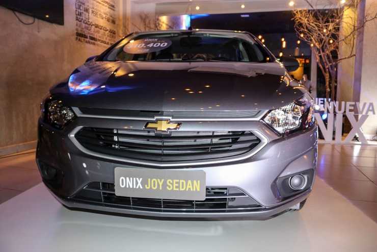 Chevrolet Onix Joy 2020 04
