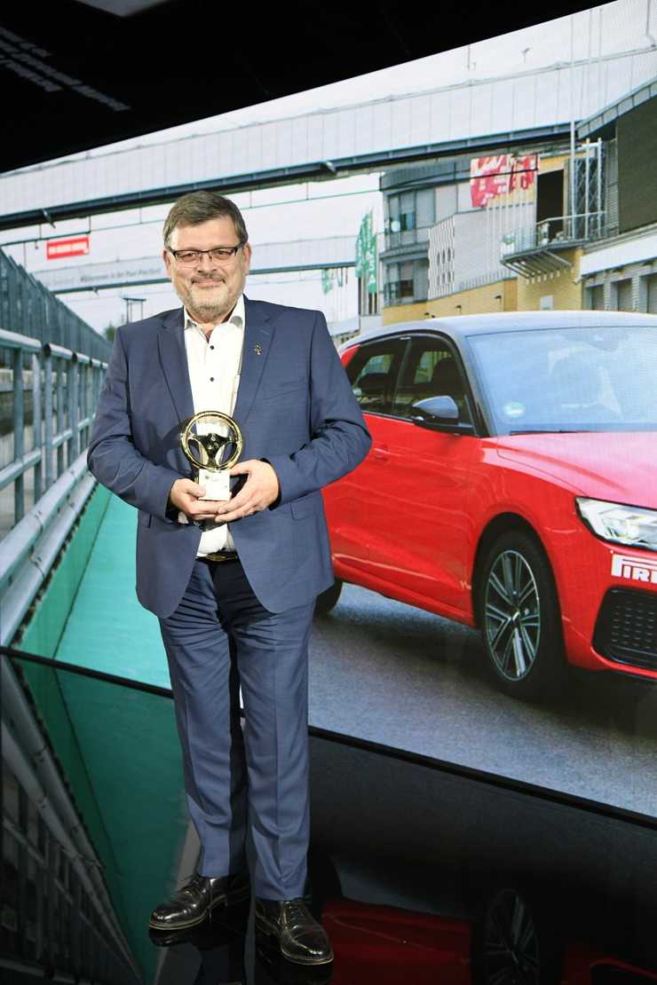 audi volante de oro 03