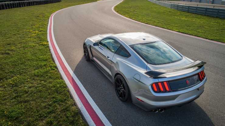 mustang hollywood 02