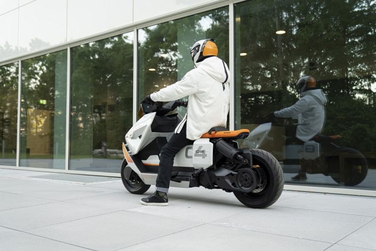 MOTO 4