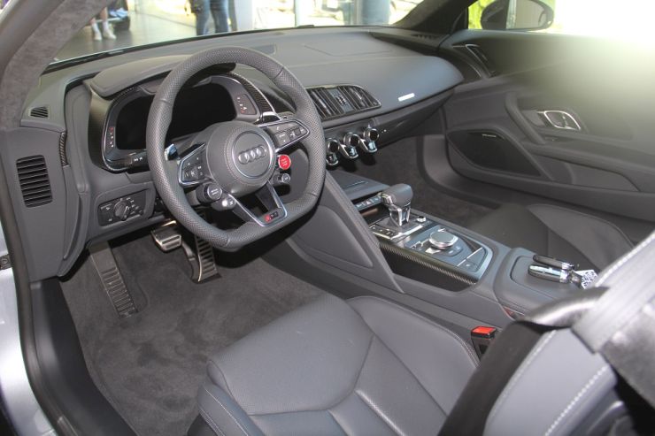 Audi R 4
