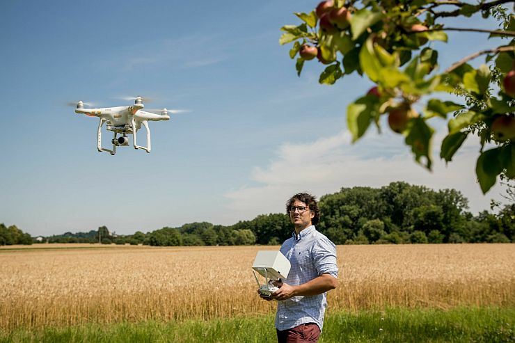 DRONES 4